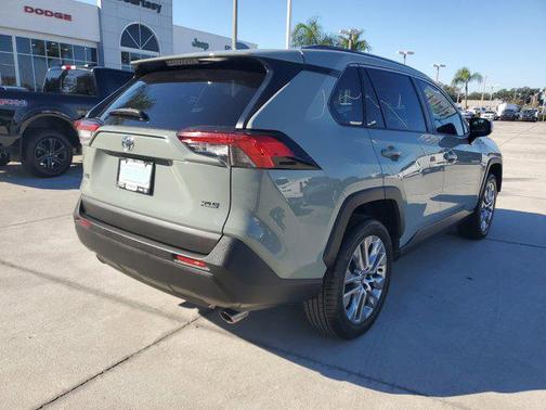 2021 Toyota RAV4 XLE Premium