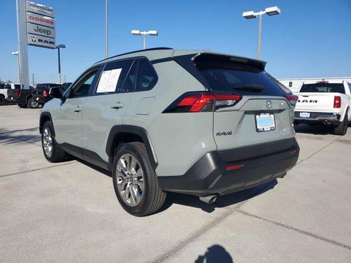 2021 Toyota RAV4 XLE Premium