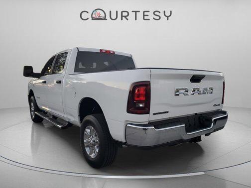 2025 RAM 2500 Big Horn Crew Cab 4x4 6'4' Box