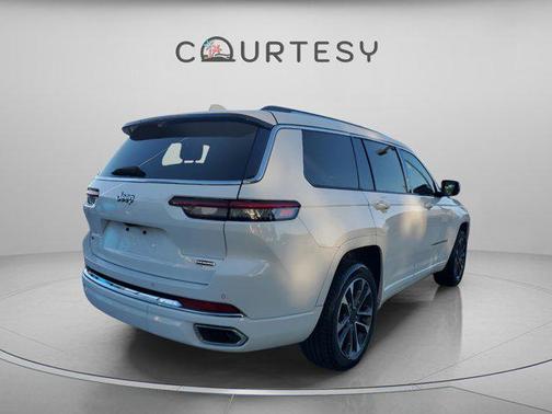 Bright White Clearcoat 2021 Jeep Grand Cherokee L Overland