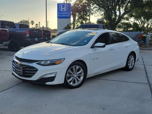 Summit White 2019 Chevrolet Malibu LT