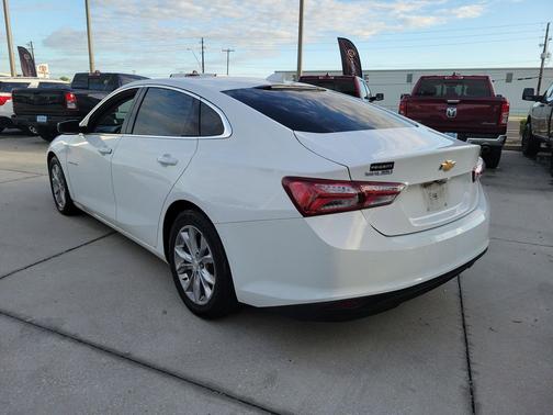 Summit White 2019 Chevrolet Malibu LT
