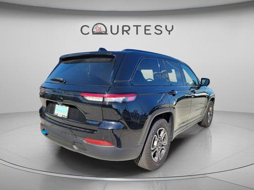 Diamond Black Crystal Pearlcoat 2024 Jeep Grand Cherokee 4xe Trailhawk