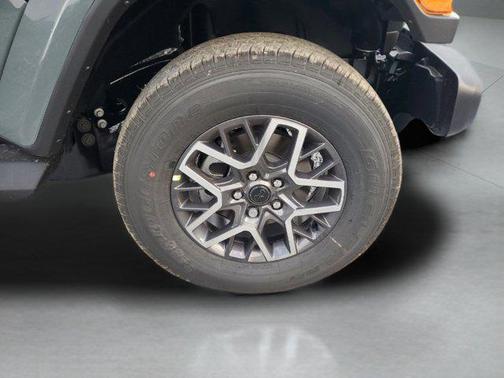 Anvil Clearcoat 2026 Jeep Wrangler 4-Door Sahara 4x4