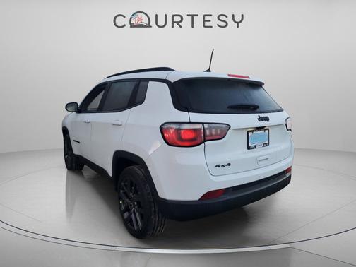 Bright White Clearcoat 2026 Jeep Compass Sport
