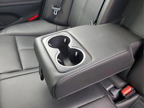 2025 Genesis G70 2.5T RWD