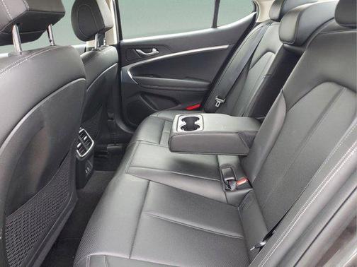 2025 Genesis G70 2.5T RWD