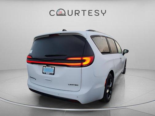 2026 Chrysler Pacifica Limited