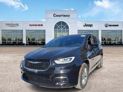 2026 Chrysler Pacifica L