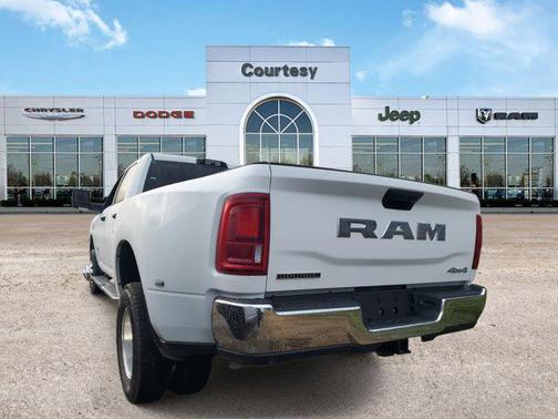2025 RAM 3500 Big Horn Crew Cab 4x4 8' Box