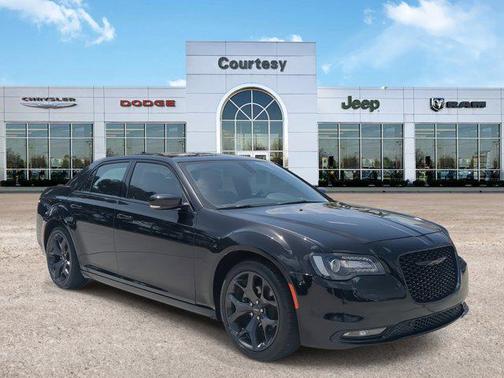 2022 Chrysler 300 S