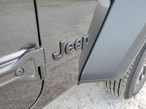 2025 Jeep Gladiator Sport S