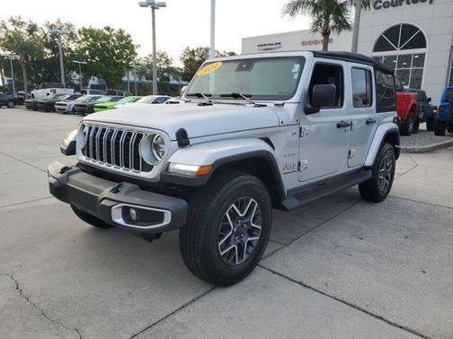 2024 Jeep Wrangler 4-Door Sahara 4x4