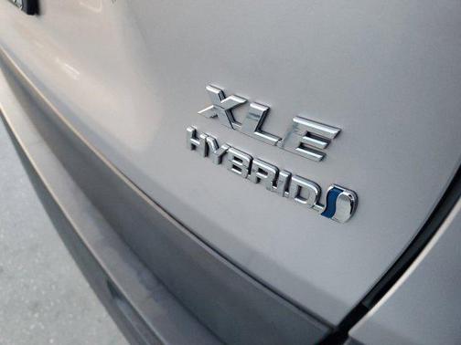 2020 Toyota RAV4 Hybrid XLE