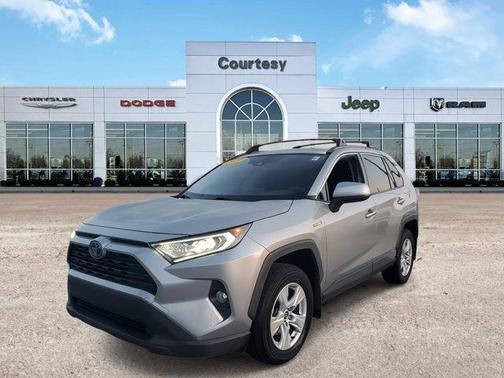 2020 Toyota RAV4 Hybrid XLE