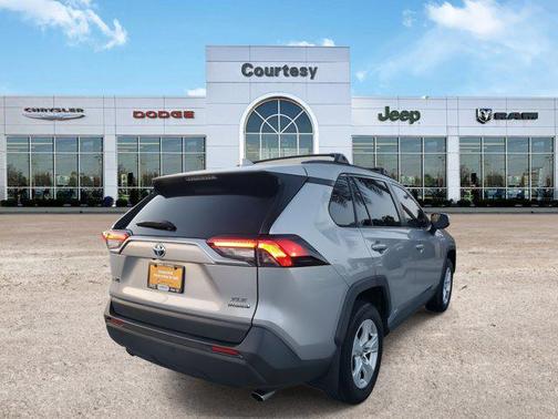2020 Toyota RAV4 Hybrid XLE