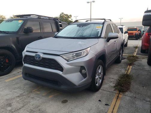 2020 Toyota RAV4 Hybrid XLE