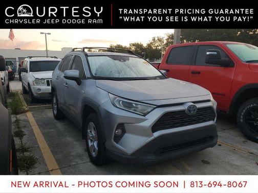 2020 Toyota RAV4 Hybrid XLE