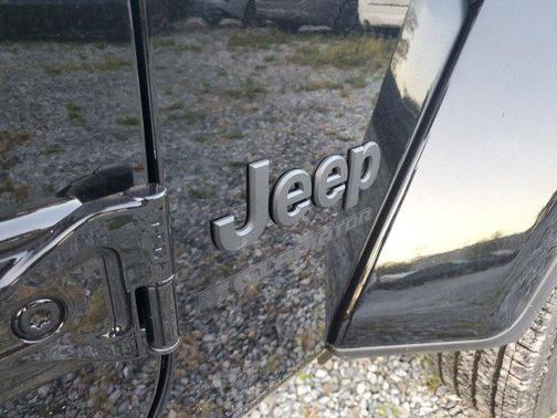 2025 Jeep Gladiator Sport S