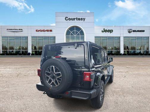 2025 Jeep Wrangler 4-Door Sahara 4x4