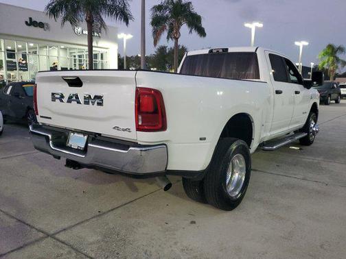 2025 RAM 3500 Big Horn Crew Cab 4x4 8' Box