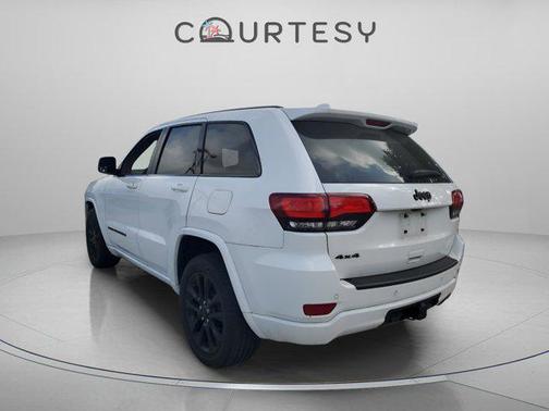 2022 Jeep Grand Cherokee Laredo