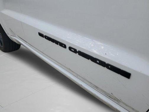 2022 Jeep Grand Cherokee Laredo