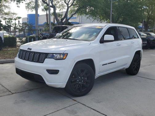 2022 Jeep Grand Cherokee Laredo