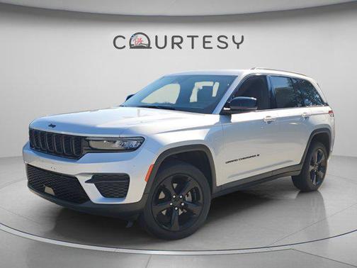 Silver Zynith 2025 Jeep Grand Cherokee Altitude