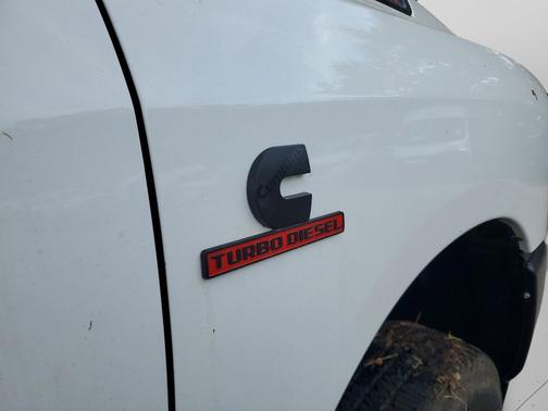 Bright White Clearcoat 2026 RAM 2500 Tradesman Crew Cab 4x4 8' Box