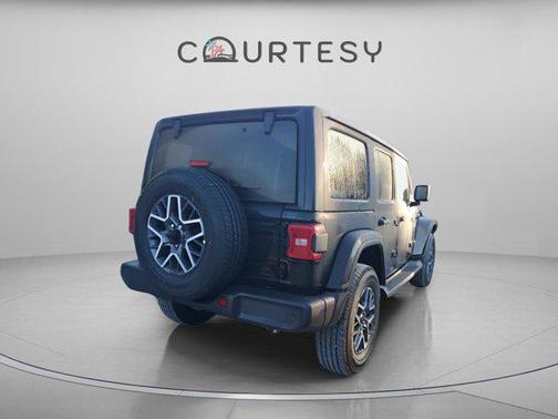 2026 Jeep Wrangler 4-Door Sahara 4x4