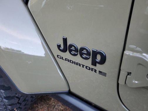 2026 Jeep Gladiator Willys 4x4