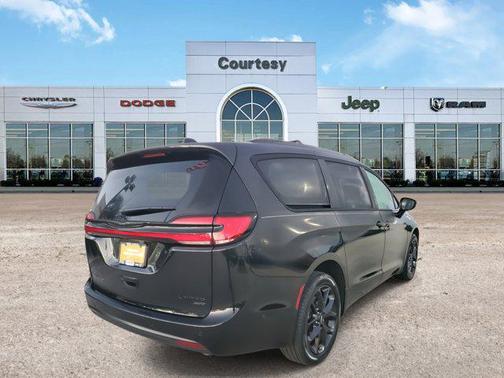 2023 Chrysler Pacifica Limited