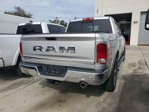 2017 RAM 1500 Limited Crew Cab 4x4 5'7' Box