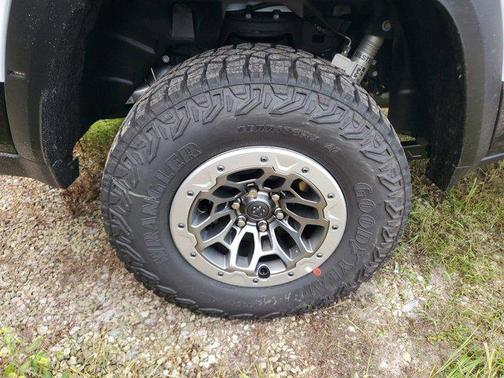 2026 RAM 1500 RHO Crew Cab 4x4 5'7' Box