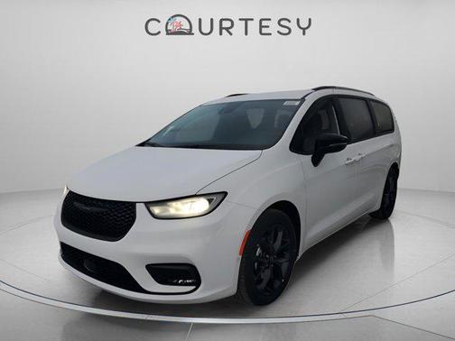 2026 Chrysler Pacifica L