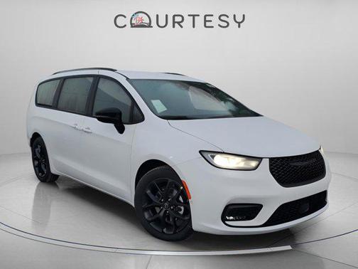 2026 Chrysler Pacifica L