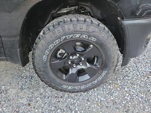 Diamond Black Crystal Pearlcoat 2026 RAM 1500 Warlock Crew Cab 4x4 5'7' Box