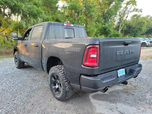 Diamond Black Crystal Pearlcoat 2026 RAM 1500 Warlock Crew Cab 4x4 5'7' Box