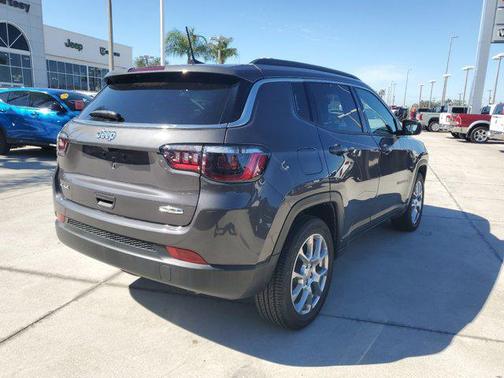 2024 Jeep Compass Latitude Lux