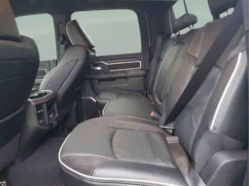 2026 RAM 3500 Laramie Crew Cab 4x4 8' Box