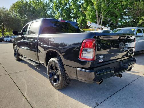 Diamond Black Crystal Pearlcoat 2022 RAM 1500 Big Horn/Lone Star