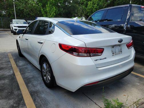 Snow White Pearl 2017 Kia Optima LX