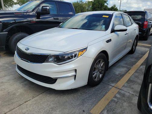 Snow White Pearl 2017 Kia Optima LX