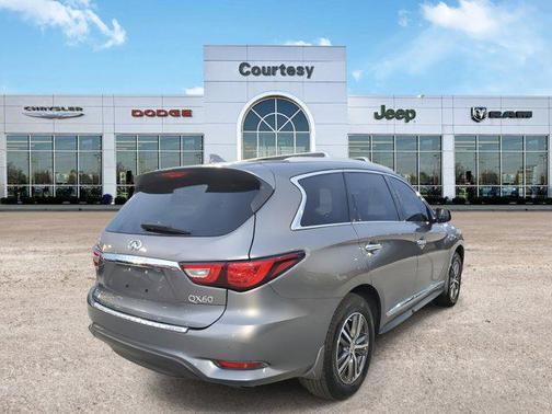 2017 INFINITI QX60 Base