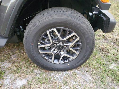 2026 Jeep Wrangler 4-Door Sahara 4x4