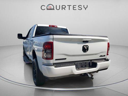 Bright White Clearcoat 2024 RAM 2500 Big Horn Crew Cab 4x4 6'4' Box