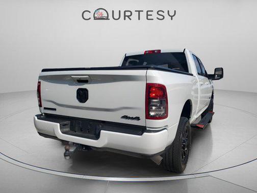 Bright White Clearcoat 2024 RAM 2500 Big Horn Crew Cab 4x4 6'4' Box