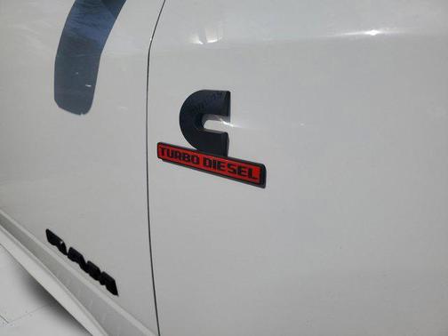 Bright White Clearcoat 2024 RAM 2500 Big Horn Crew Cab 4x4 6'4' Box