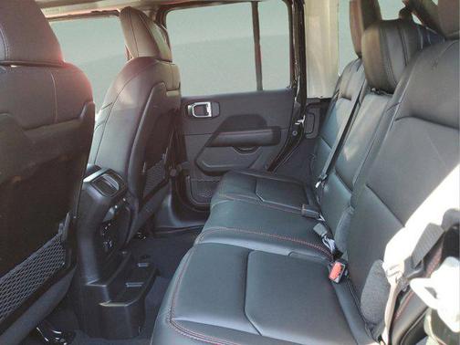 Black Clearcoat 2026 Jeep Wrangler Rubicon